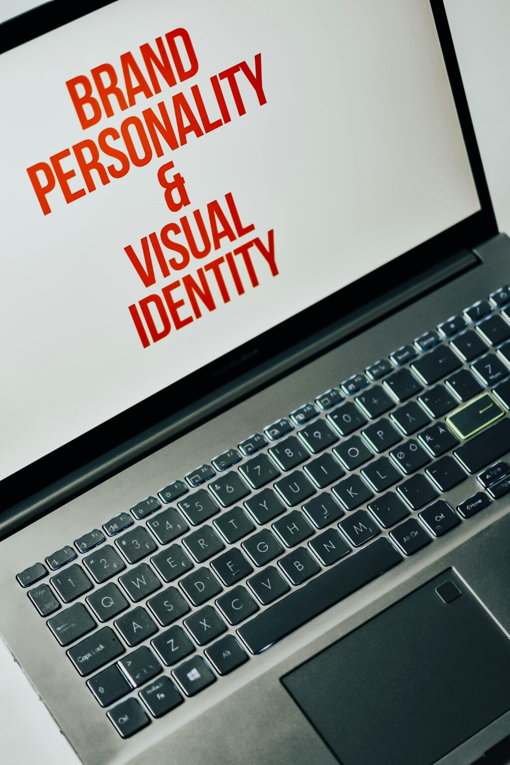 A LAPTOP SCREEN SHOWS SOME WORDS,SEO SERVICES